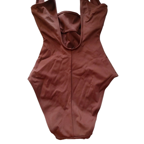 SKIMS Sculpting Swim Tank One Piece Bathingsuit - Small flaw - Picture 8 of 15
